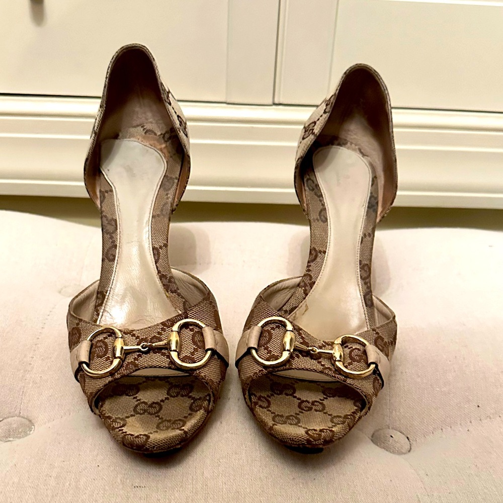 Gucci pump vintage (Have matching purse as well in separate post)